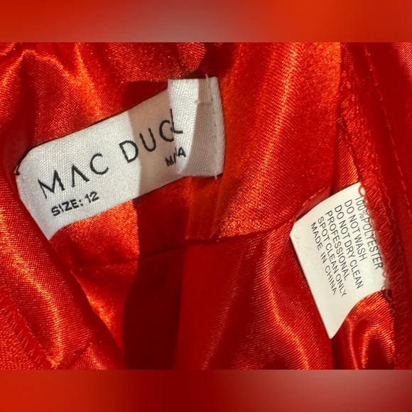 Mac Duggal Chiffon Elegant Red Evening Dress NWOT Size 12 - Picture 3 of 4